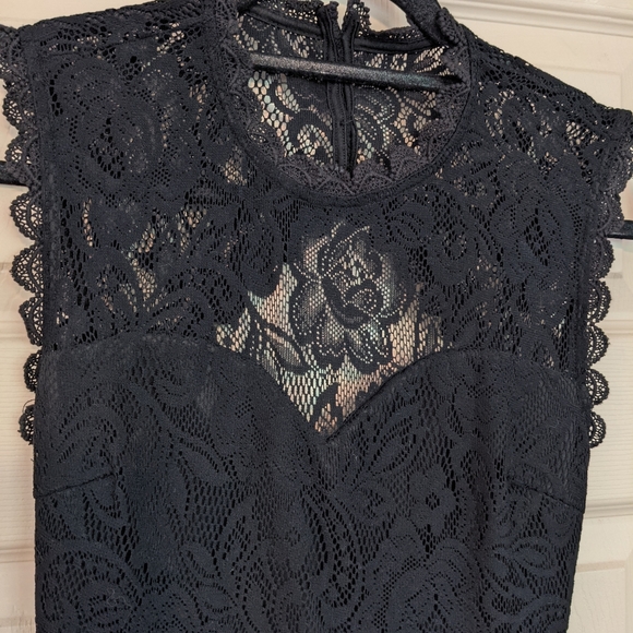 Dress - Picture 3 of 5